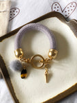 אורלי פורמן, מעצבת תכשיטים: שרשראות , עגילים וצמידים בשיק אורבני צבעוני 