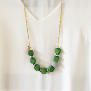 קוביות עץ ירוק ואדום - Orly Furman-Jewelry Design